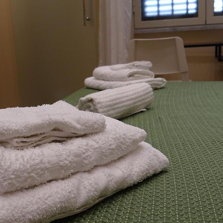Montecarlo Palace Bed & Breakfast ปาแลร์โม ภายนอก รูปภาพ
