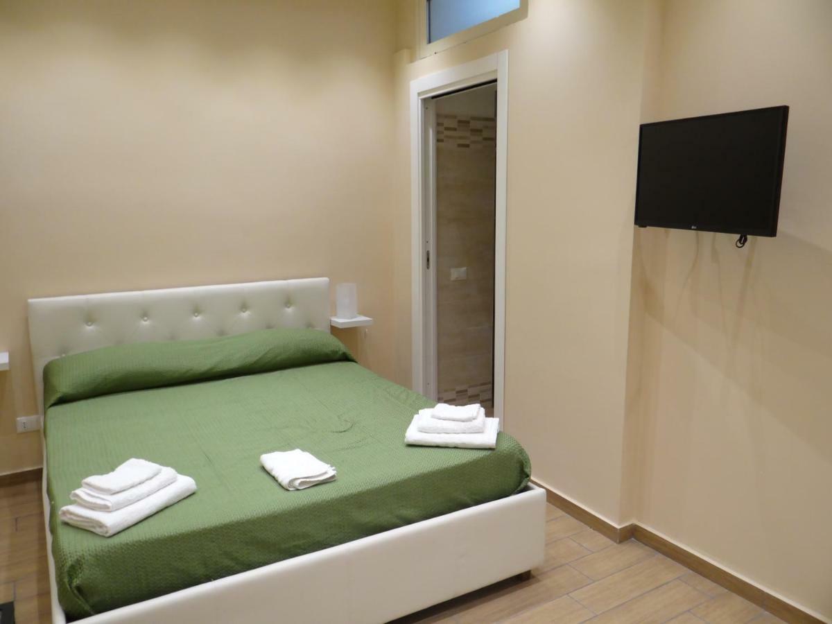 Montecarlo Palace Bed & Breakfast ปาแลร์โม ภายนอก รูปภาพ