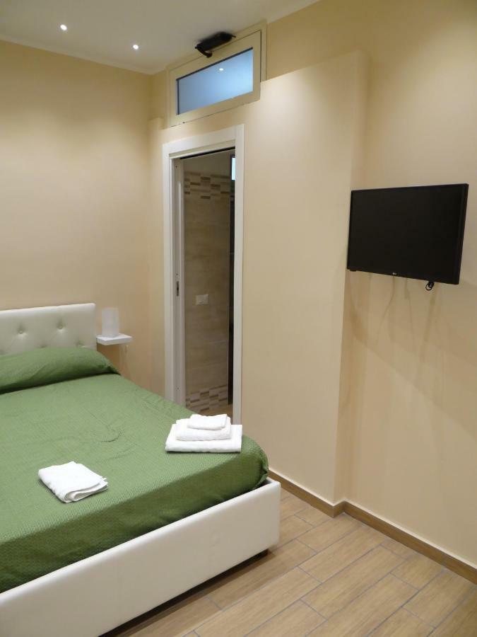 Montecarlo Palace Bed & Breakfast ปาแลร์โม ภายนอก รูปภาพ